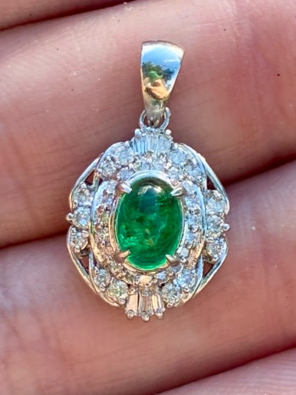Vintage solid platinum genuine columbian emerald/baguette diamond pendant $3200